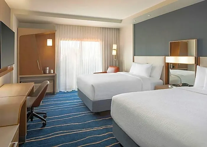 Courtyard By Marriott Hotel 3*